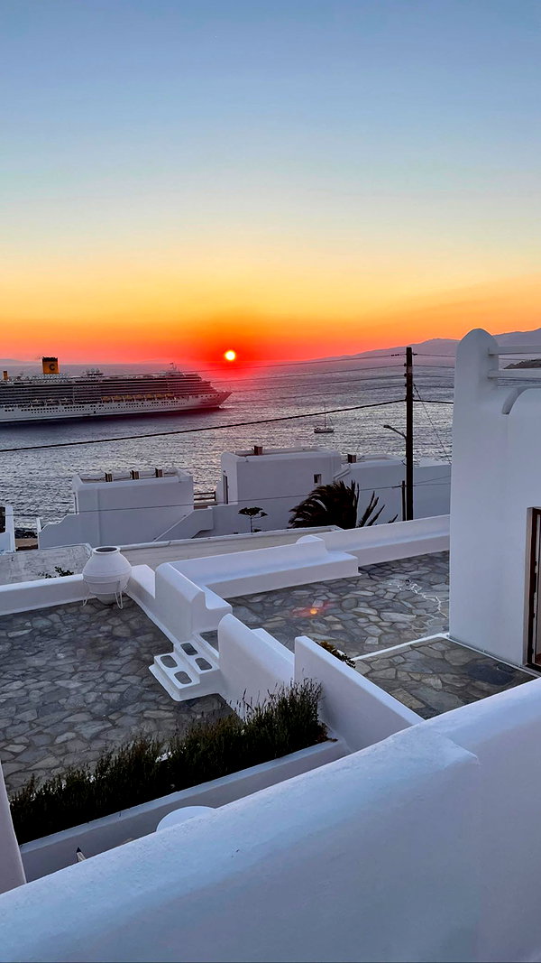liya_manor_ instagram image archive image