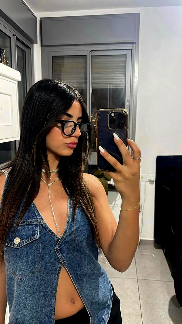 liya_manor_ instagram image archive image