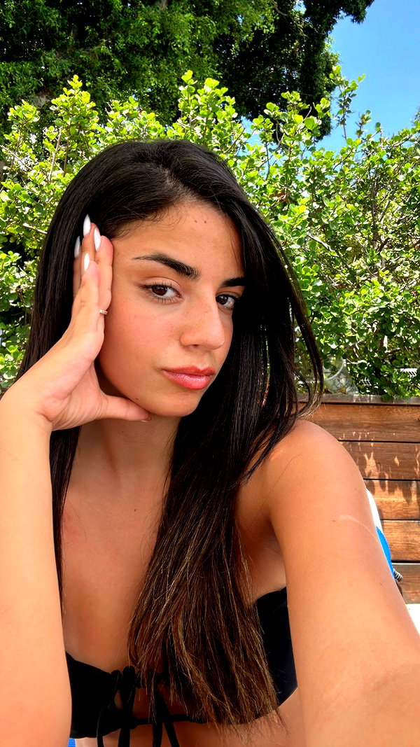 liya_manor_ instagram image archive image