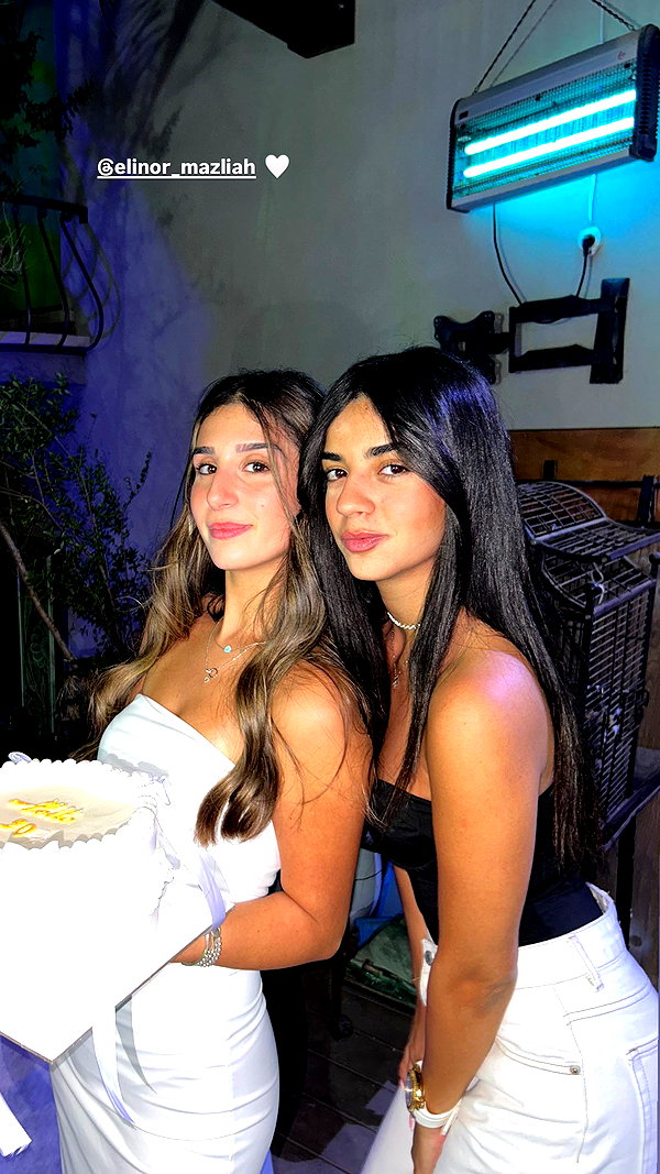 liya_manor_ instagram image archive image