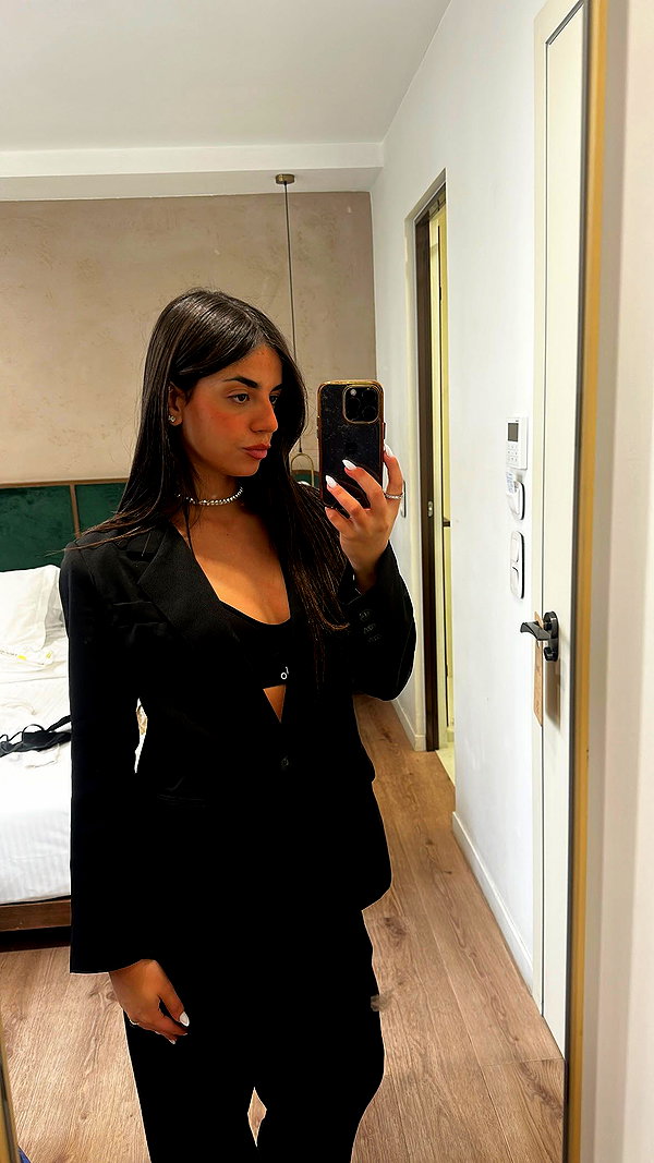 liya_manor_ instagram image archive image