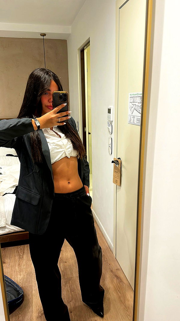 liya_manor_ instagram image archive image