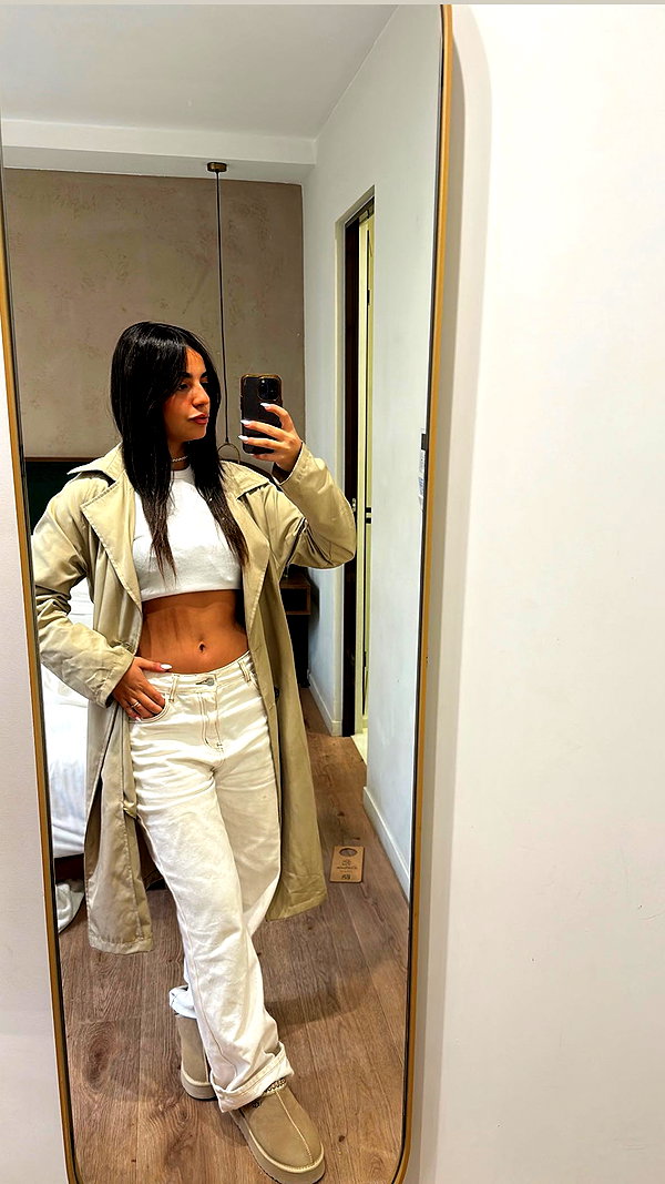 liya_manor_ instagram image archive image