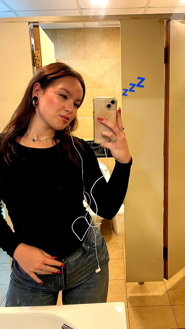 lizi.nazar instagram image archive image