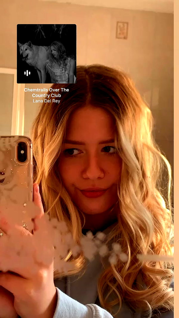 maeve.edwards.x instagram image archive image