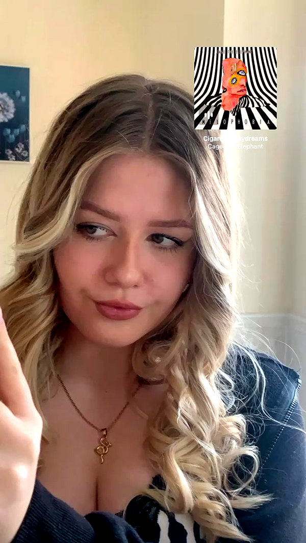 maeve.edwards.x instagram image archive image