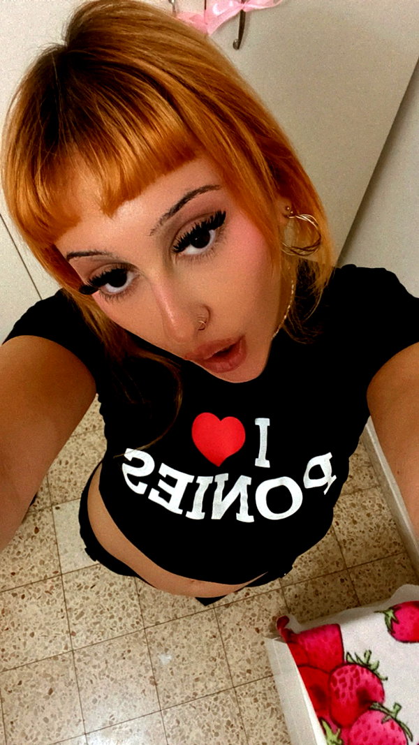 manic__sexdoll instagram image archive image
