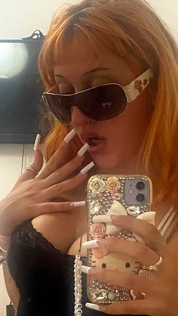 manic__sexdoll instagram image archive image