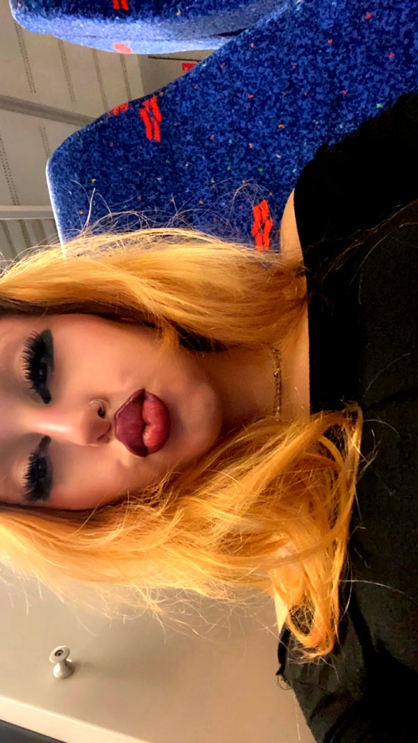 manic__sexdoll instagram image archive image