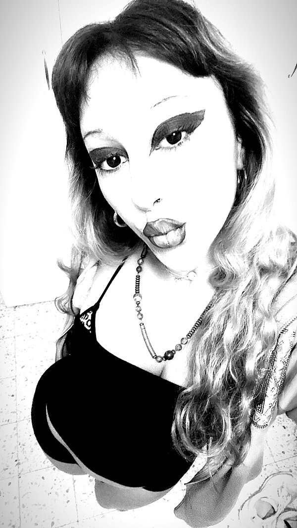 manic__sexdoll instagram image archive image