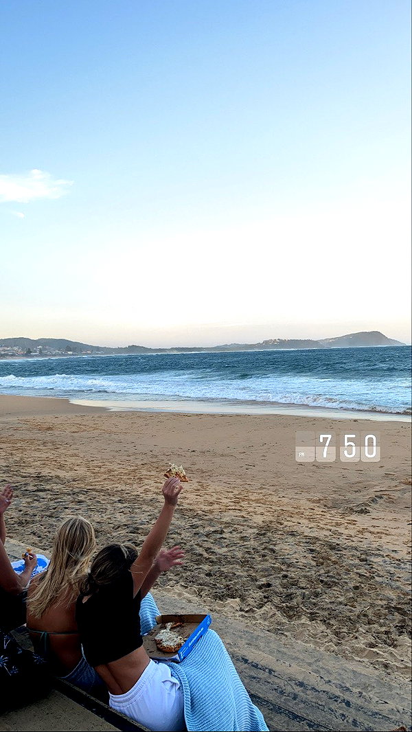 marisa.cabada instagram image archive image