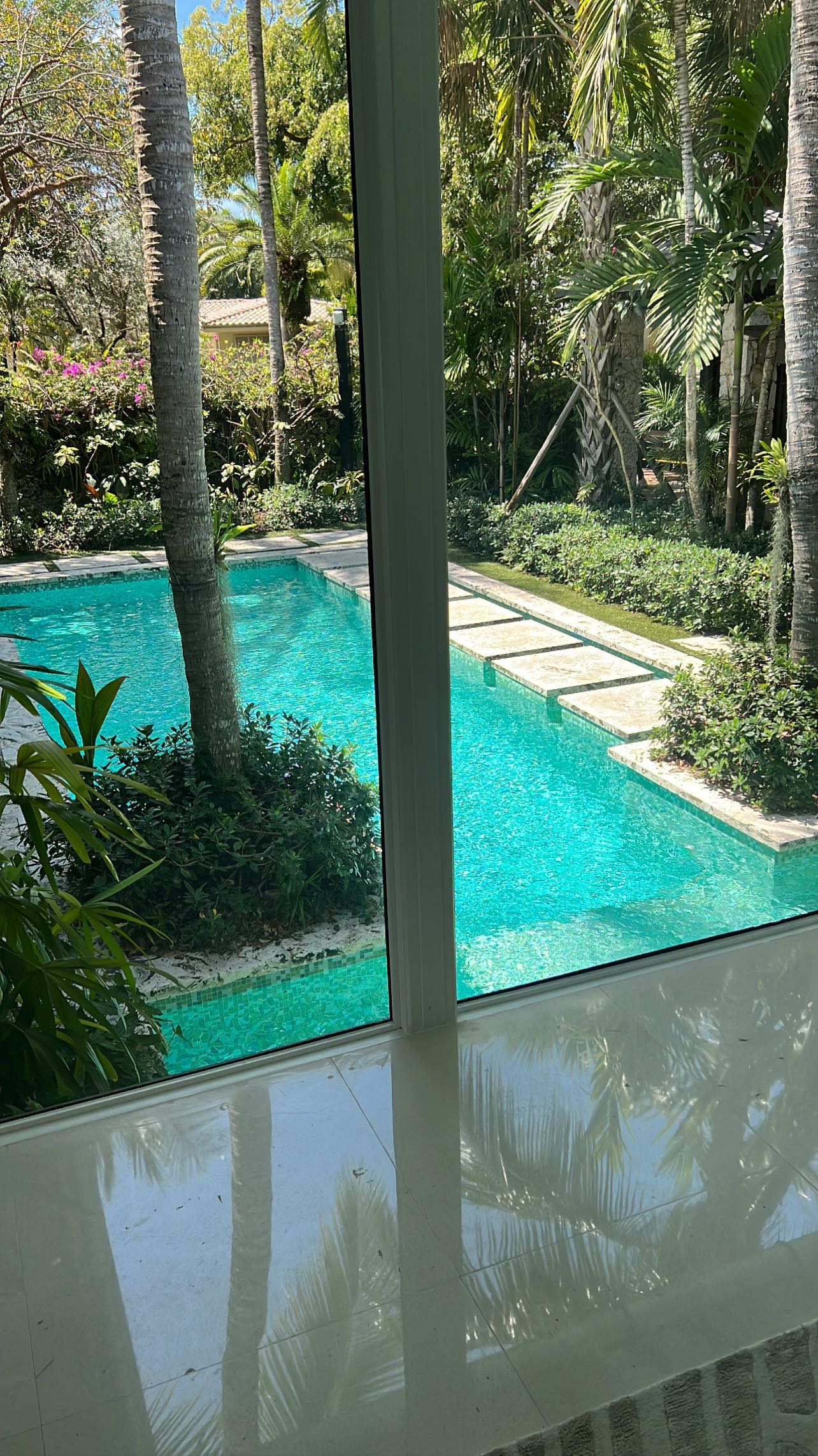 meelahrobbins instagram image archive image