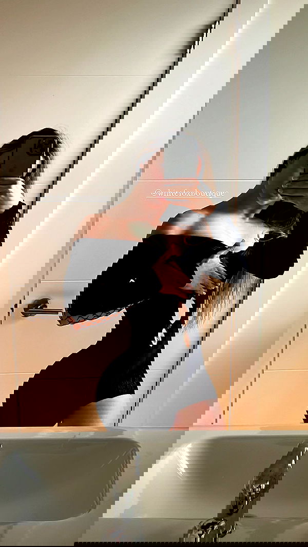 meelahrobbins image ~ Altpins