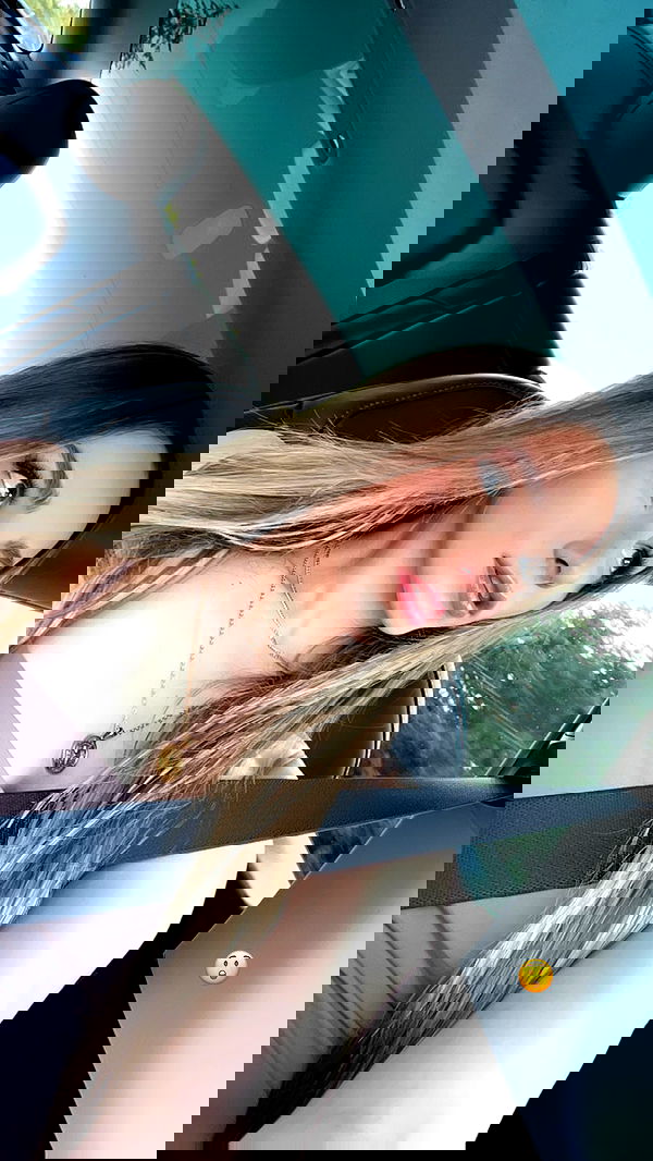 meelahrobbins image ~ Altpins