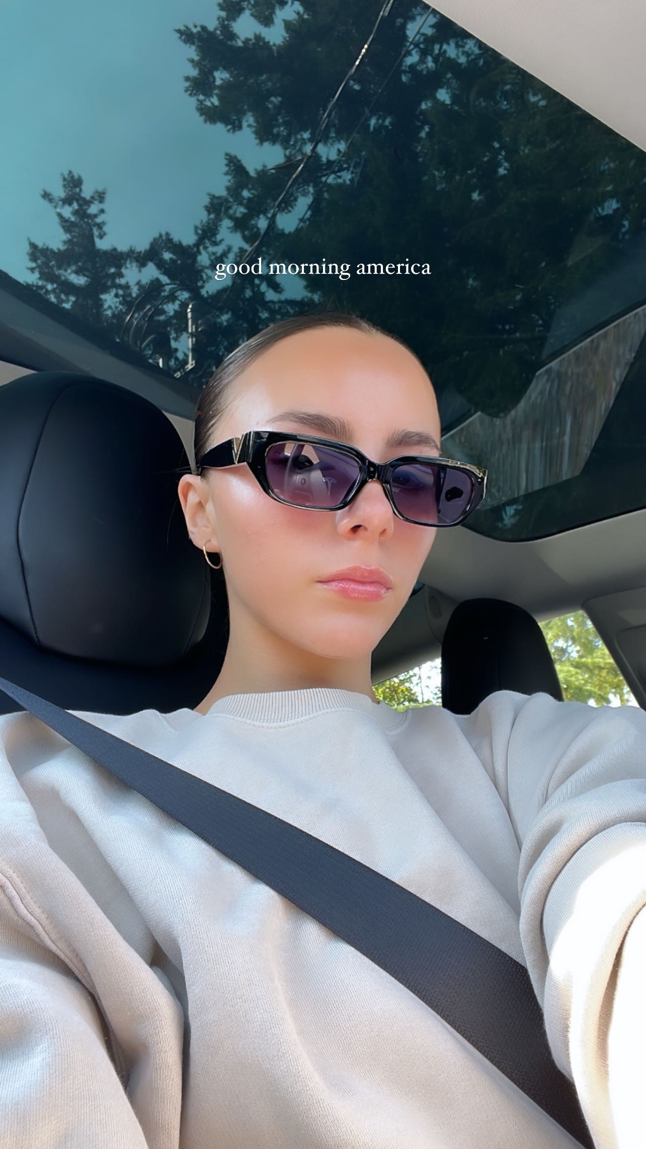 meelahrobbins instagram image archive image