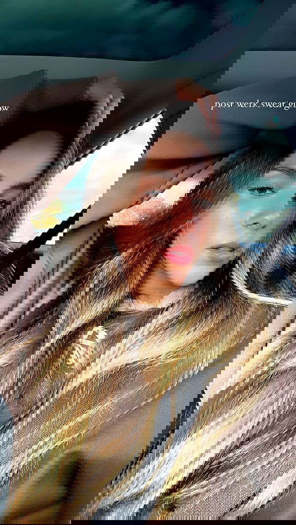 meelahrobbins image ~ Altpins