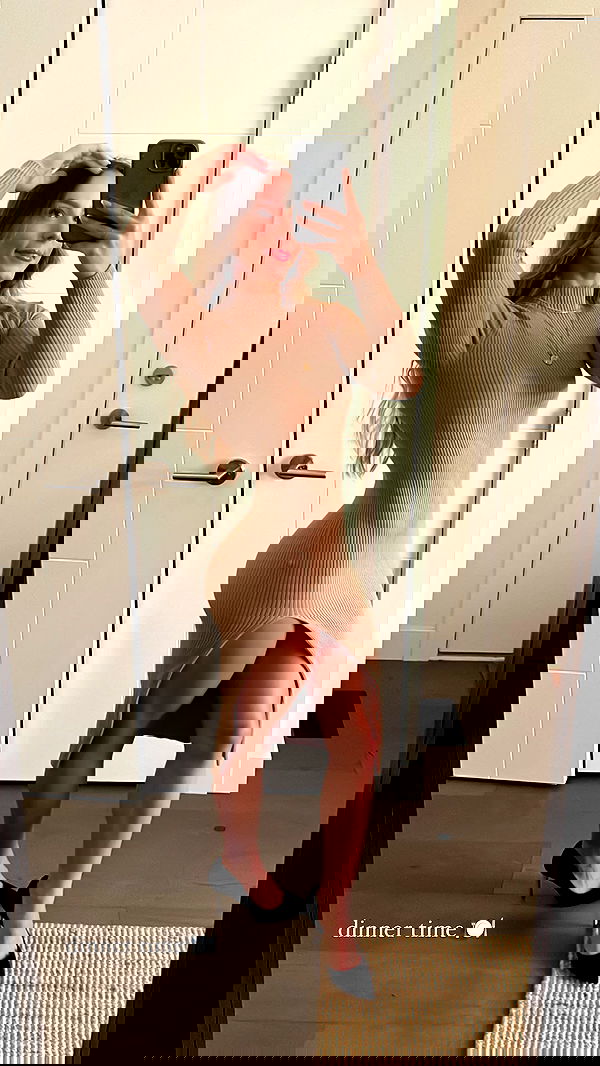 meelahrobbins image ~ Altpins