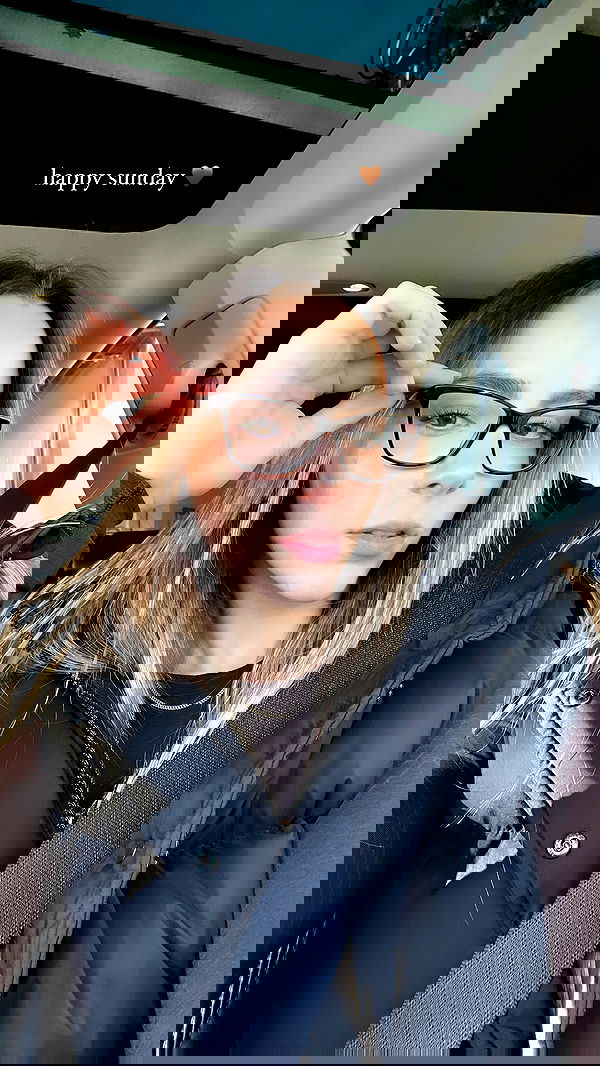 meelahrobbins image ~ Altpins