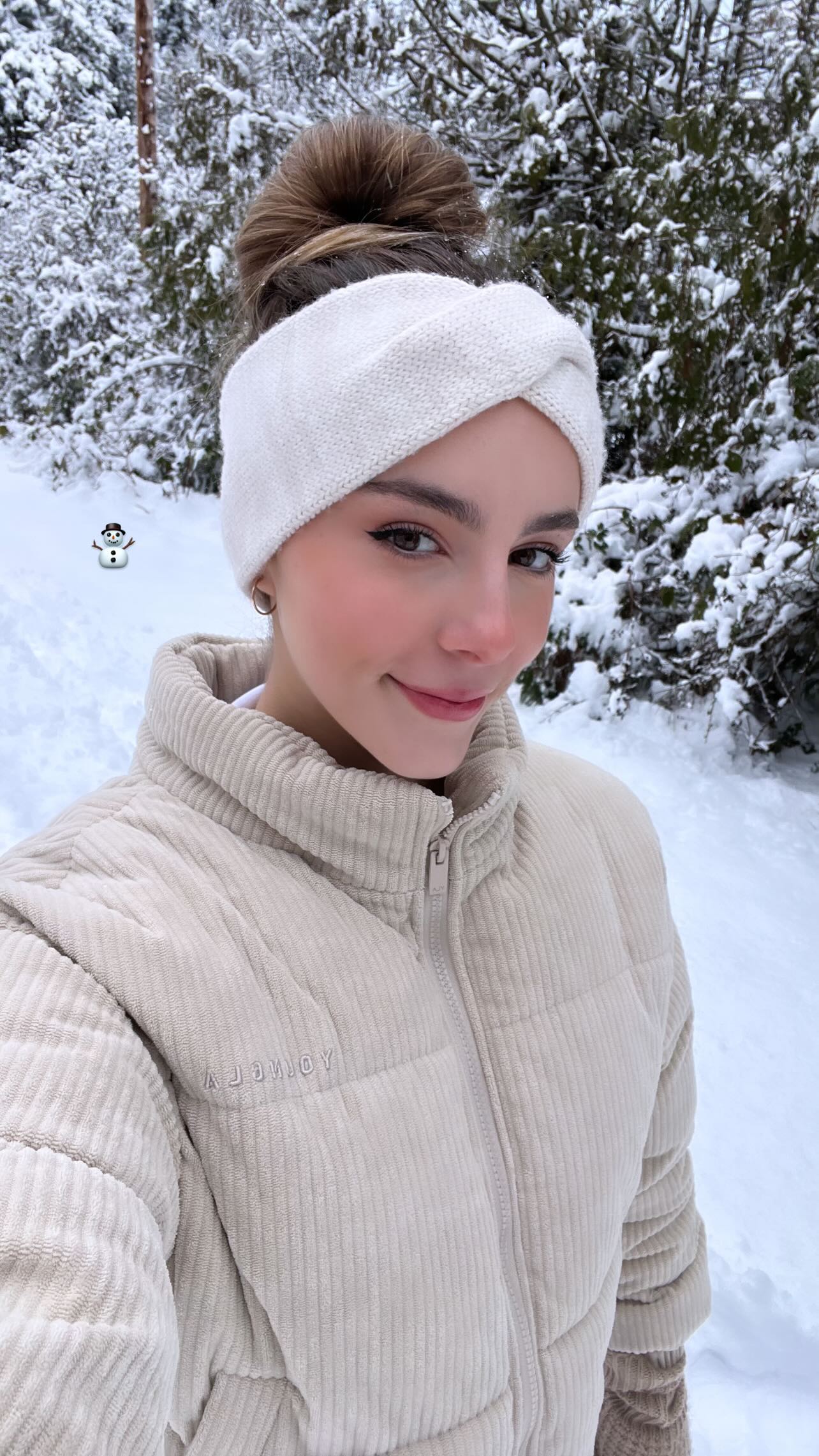 meelahrobbins instagram image archive image