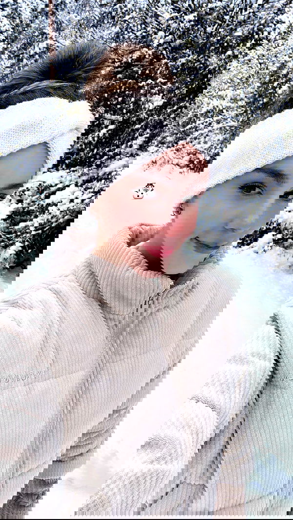 meelahrobbins image ~ Altpins