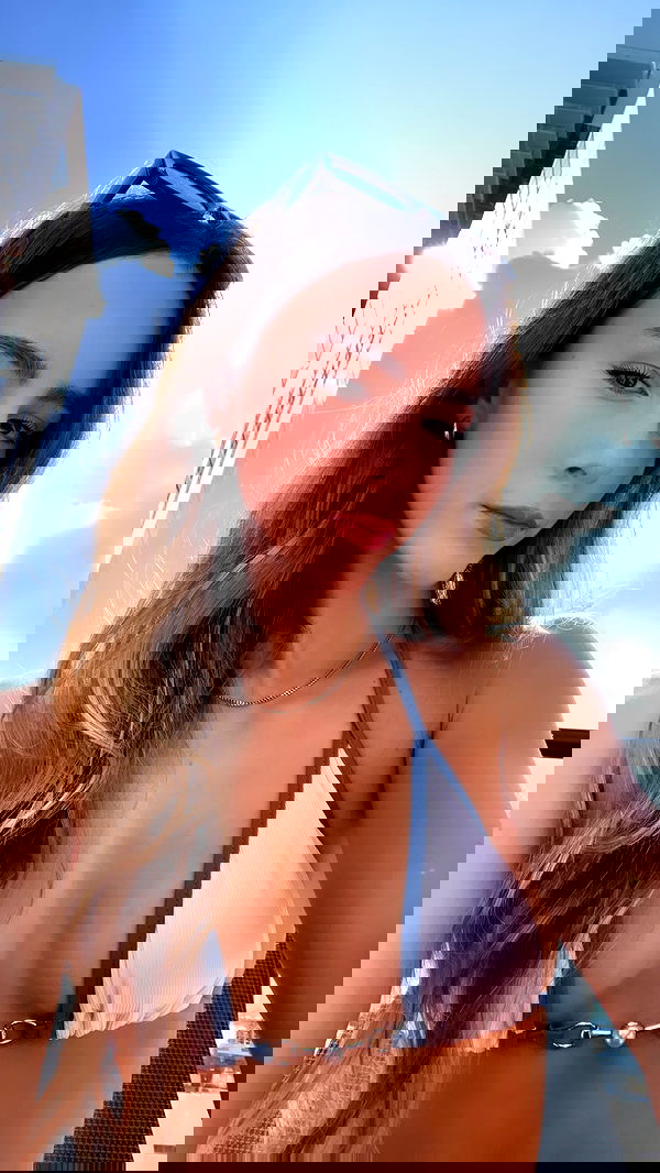 meelahrobbins image ~ Altpins