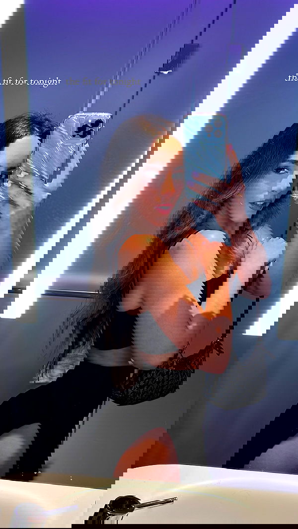 meelahrobbins image ~ Altpins