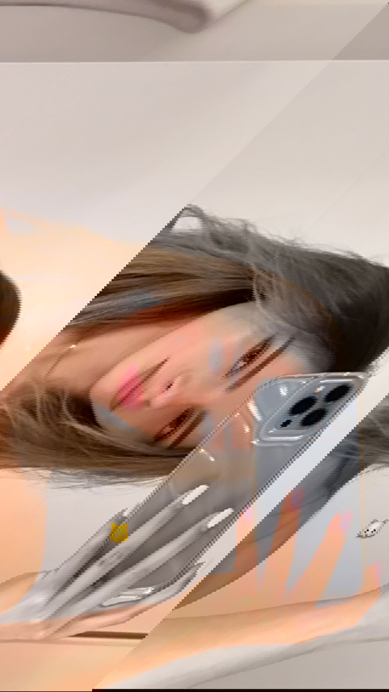 meelahrobbins instagram image archive image