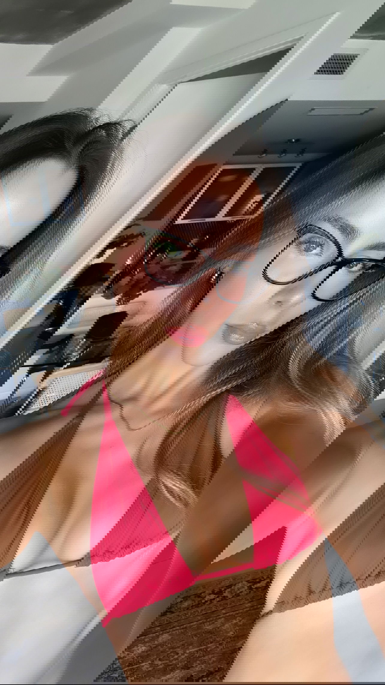 meelahrobbins instagram image archive image