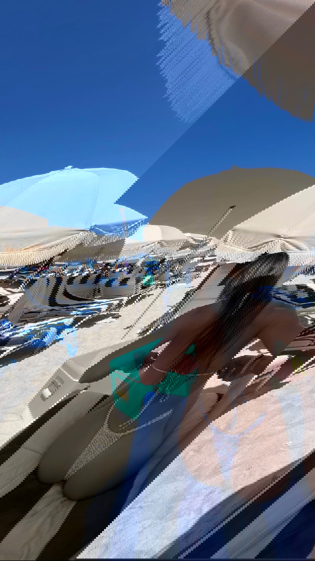 meelahrobbins instagram image archive image