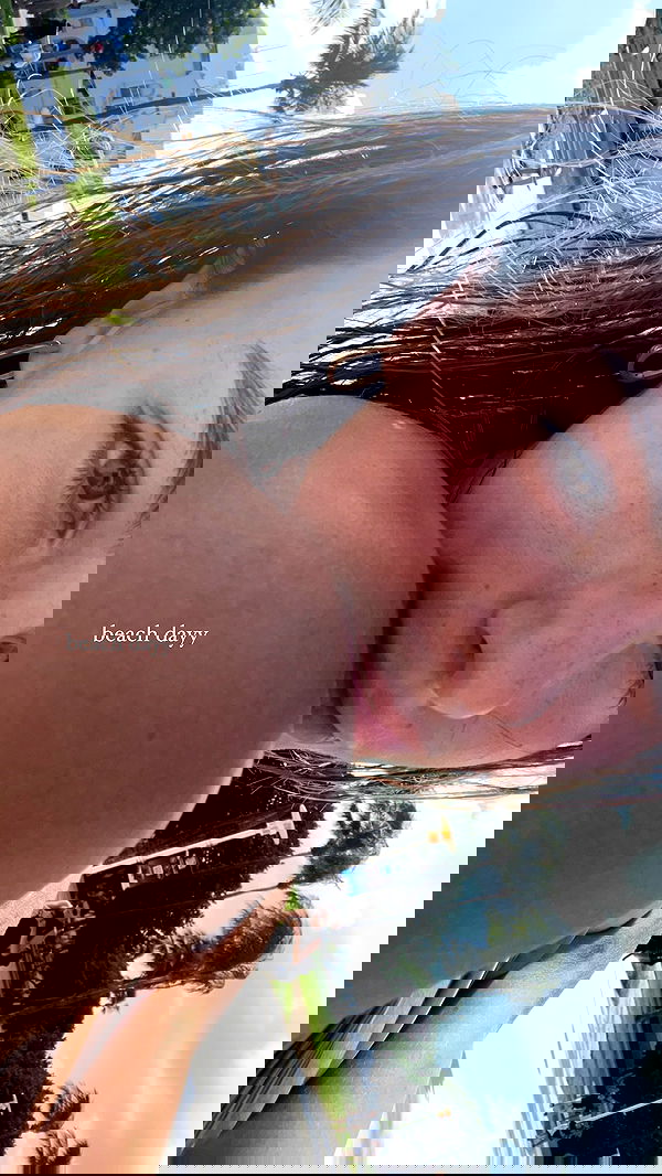 meelahrobbins image ~ Altpins