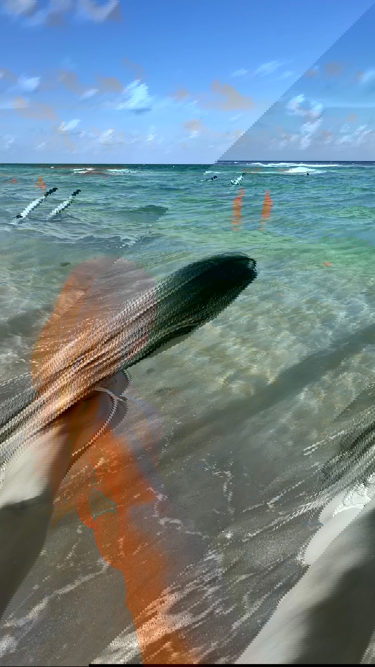 meelahrobbins instagram image archive image