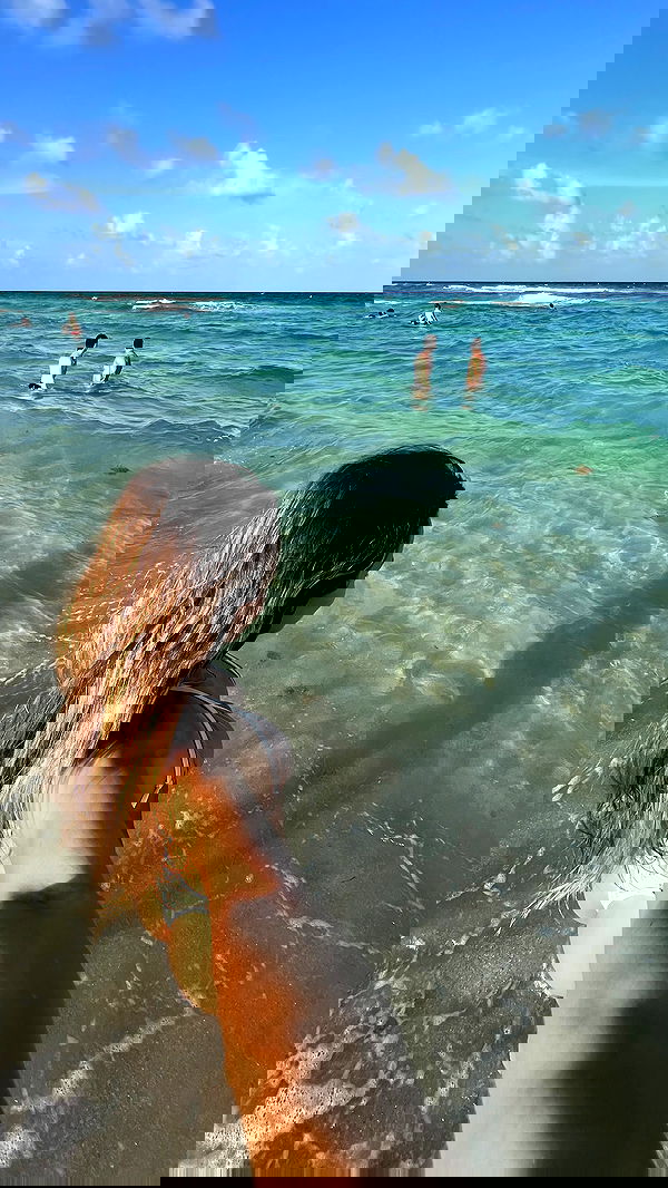 meelahrobbins image ~ Altpins