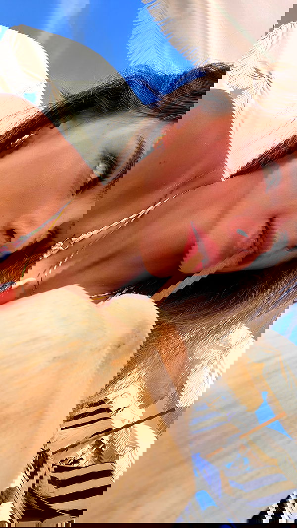 meelahrobbins image ~ Altpins