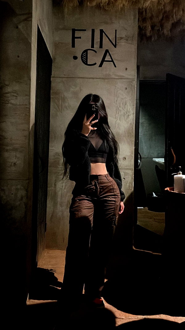 moyers_eveliin instagram image archive image