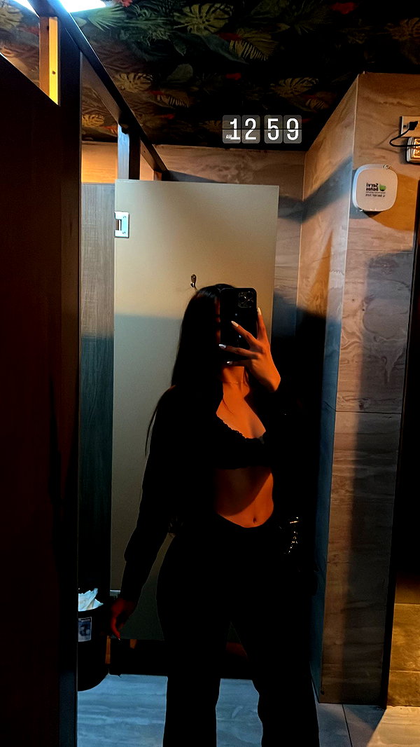 moyers_eveliin instagram image archive image