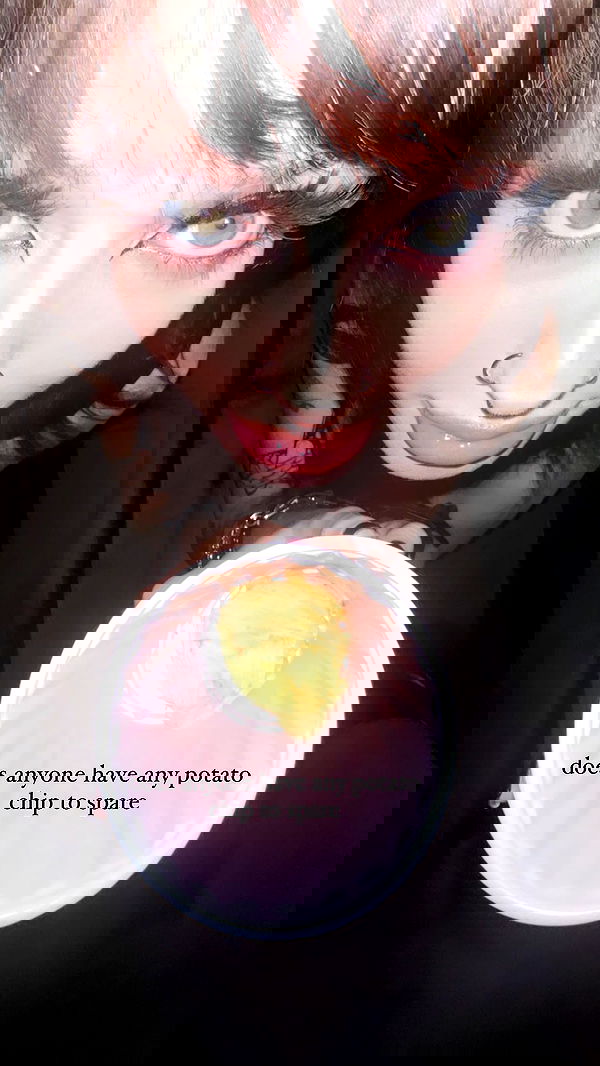 nikkibitez nikkibitez archive image