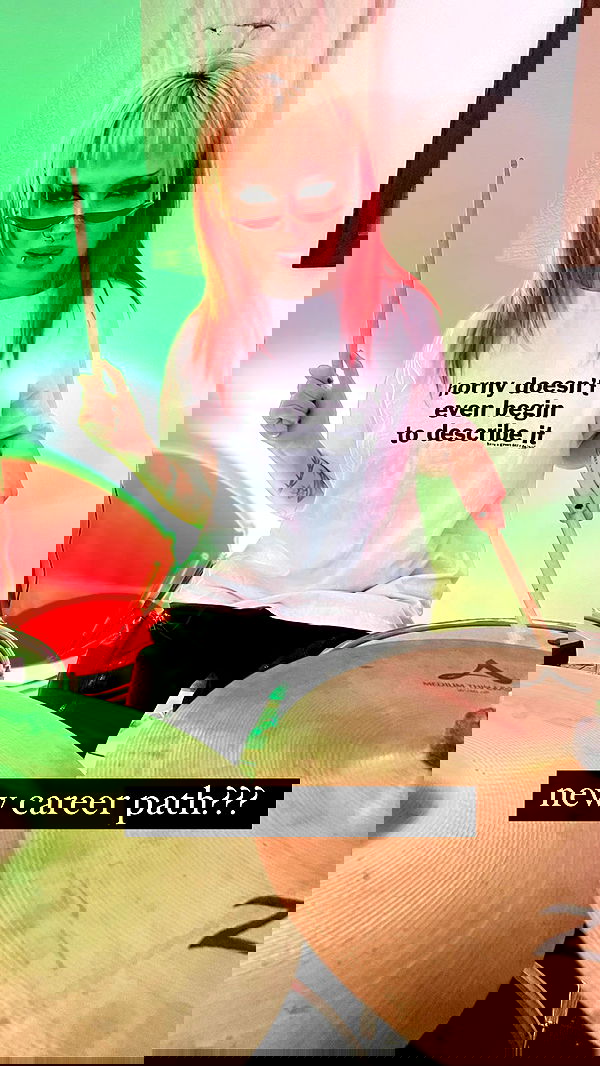 nikkibitez nikkibitez archive image