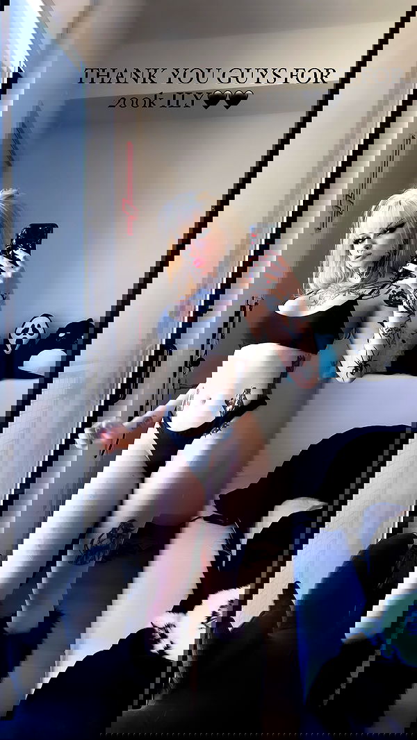 nikkibitez nikkibitez archive image