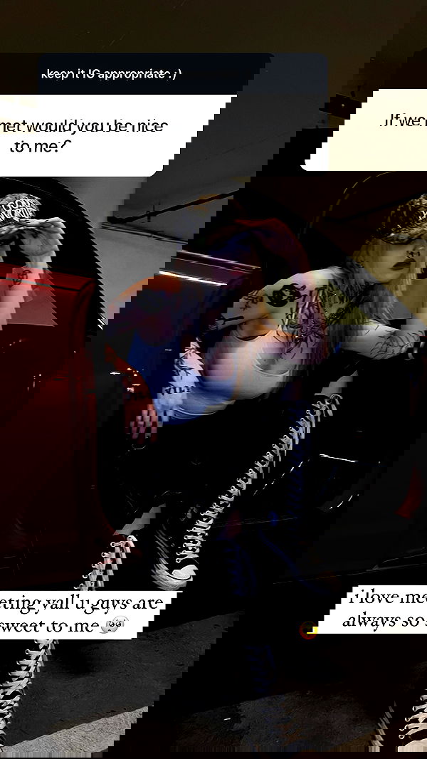 nikkibitez nikkibitez archive image