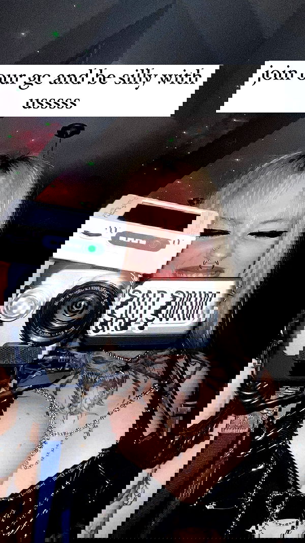 nikkibitez nikkibitez archive image