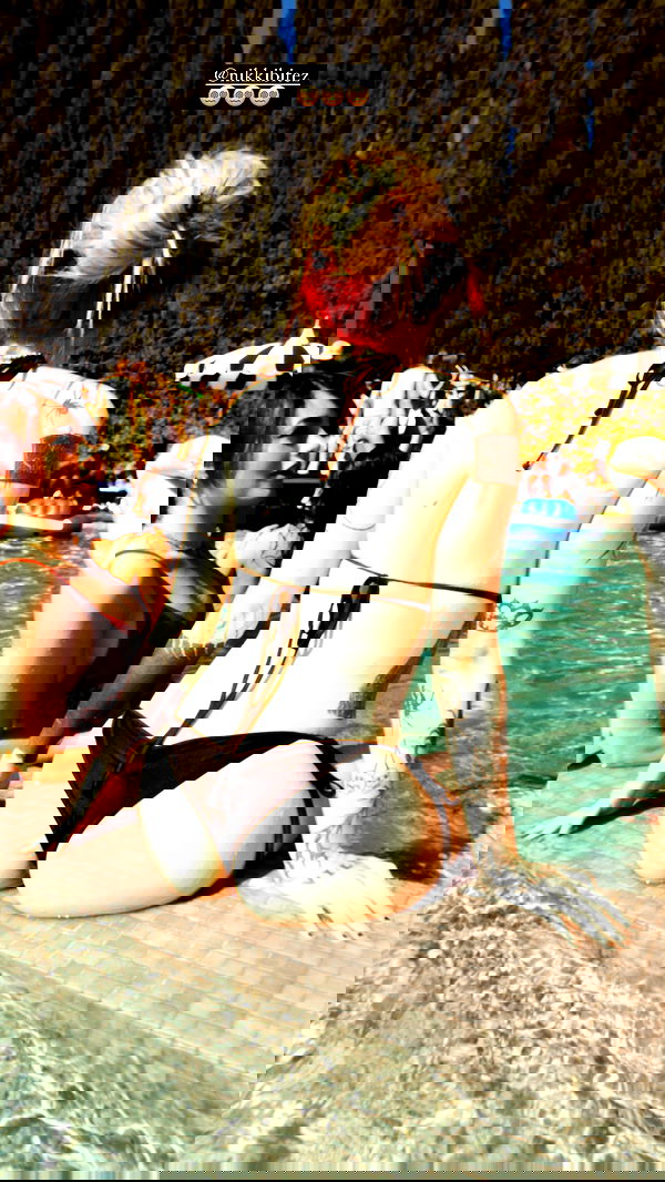 nikkibitez nikkibitez archive image