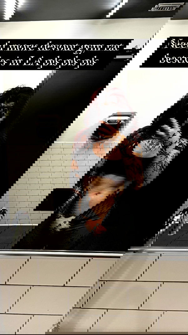 nikkibitez nikkibitez archive image