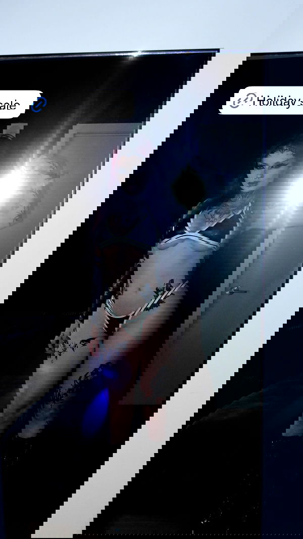 nikkibitez nikkibitez archive image