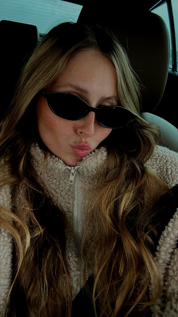 nikol.shishak instagram image archive image