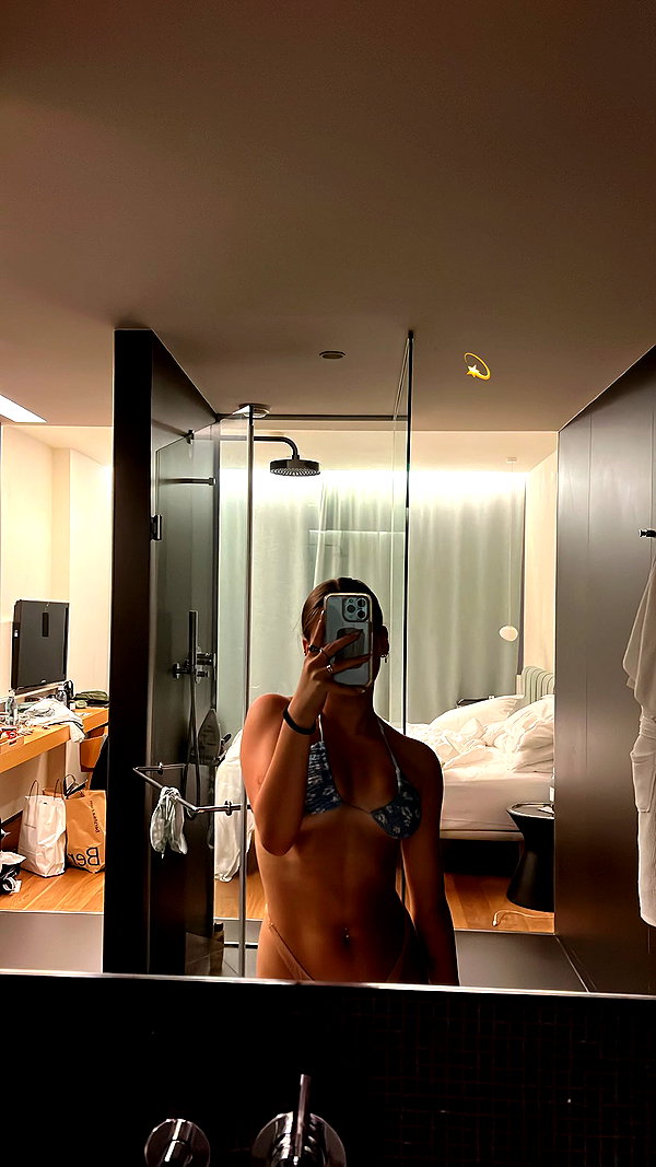 noa_freund instagram image archive image