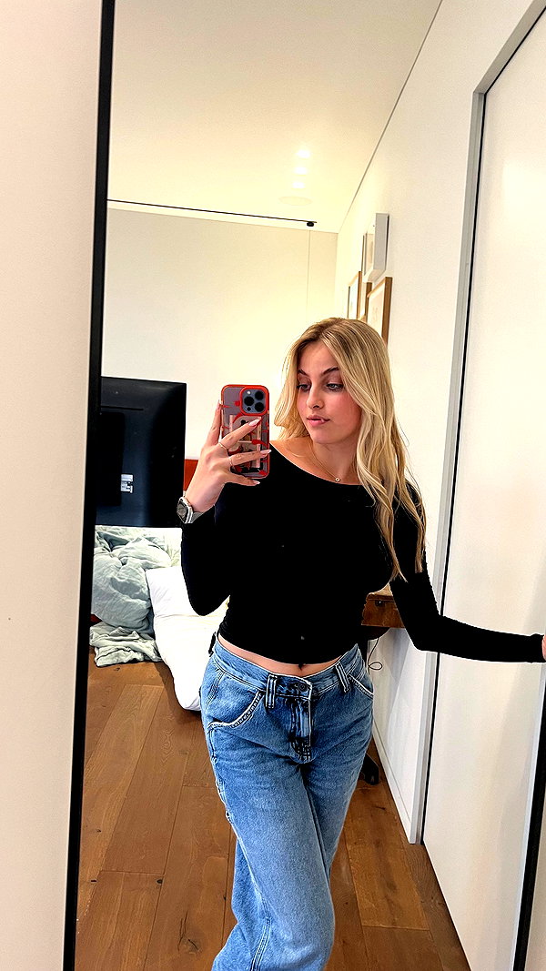 noa_freund instagram image archive image