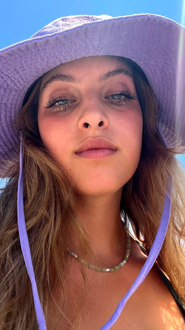 noa_freund instagram image archive image