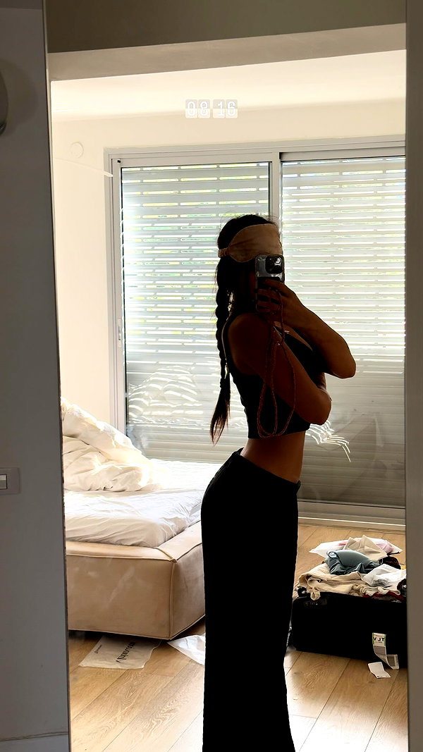 noa_mendel_ instagram image archive image