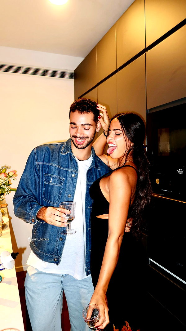 noa_mendel_ instagram image archive image