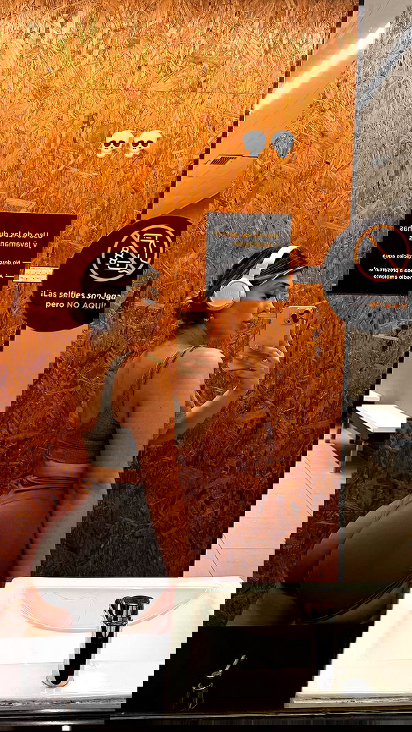 noeemiimii noeemiimii archive image